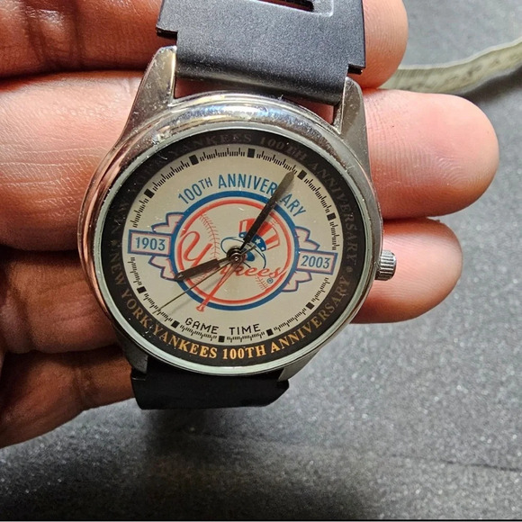 Game Time New York Yankees Mens Quartz Watch Commemorative 100 Years Working - Picture 3 of 10